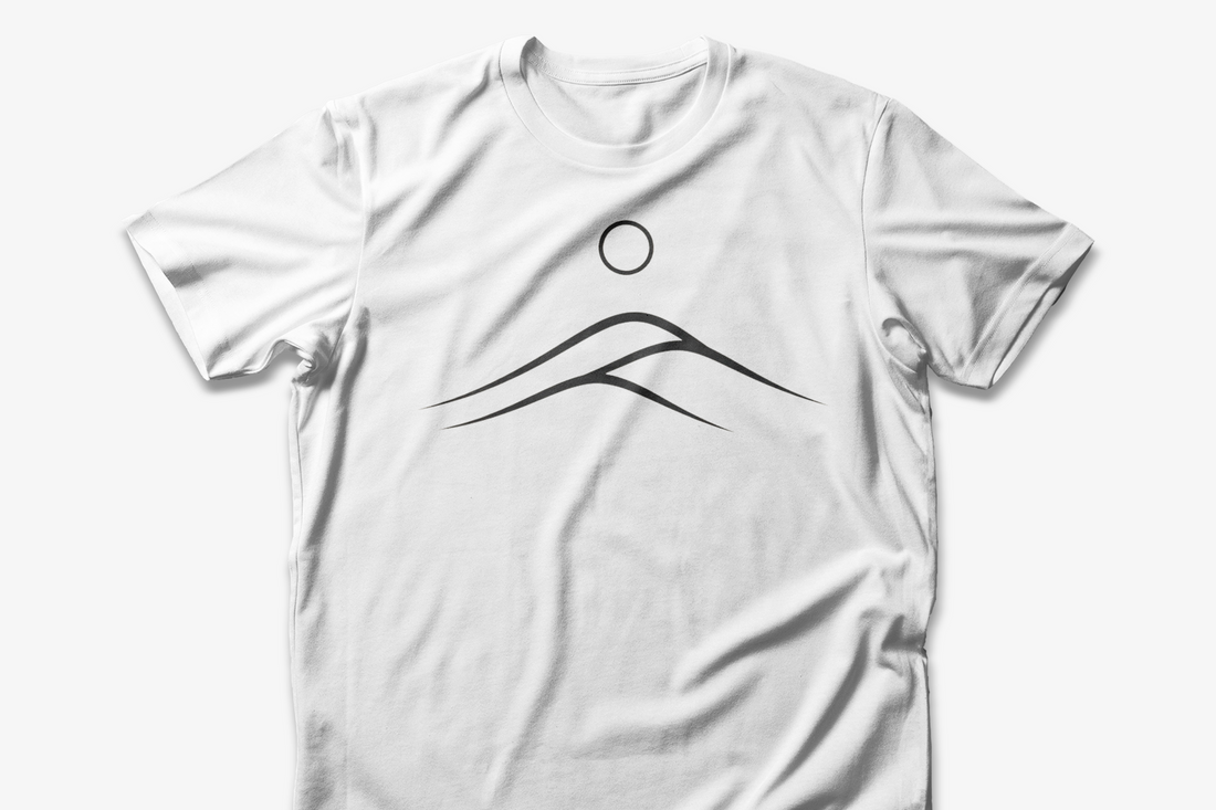 Minimalist Mountain T-shirt | Modern Adventure Design | Perfect for Outdoor Enthusiasts